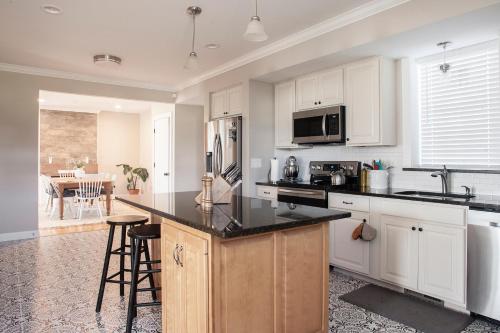 Facilities, Farmhouse Broad Brook: Comfort & Charm. in East Windsor (CT)