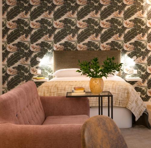 Strelitzia Apartment, by Bolhão Residences, Porto