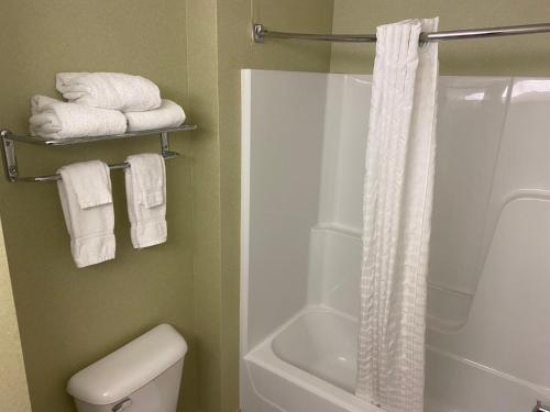 White River Inn & Suites