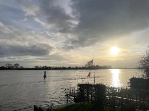 Sonnenschein in Fünfhausen, Deutschland