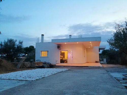Costas' Farmhouse, Pallini, Near Athens Airport