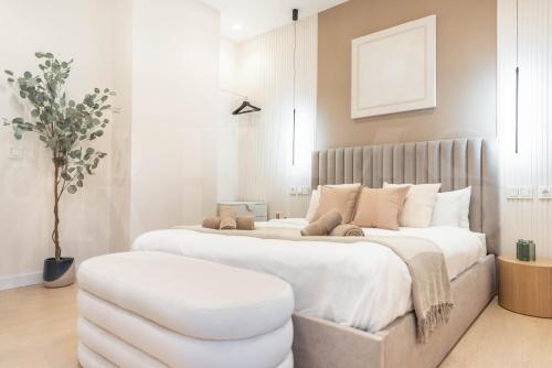 Sophisticated apartment with balcony & city views by REMS, Malaga (foto 4)