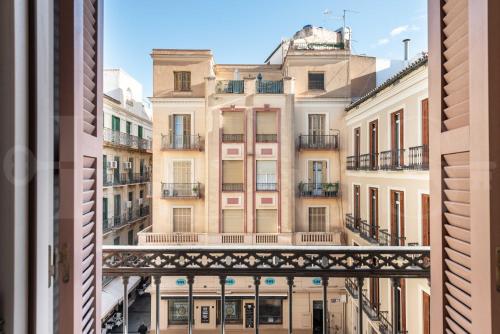 Sophisticated apartment with balcony & city views by REMS, Malaga (foto 10)