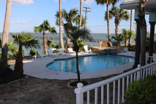 D&R Pelican Bay Resort