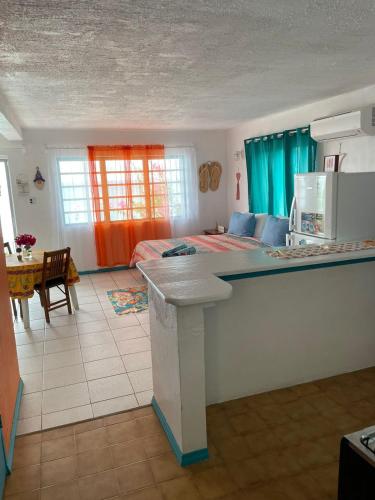 Orrie's Beach Bar and Hotel in סאינט מארי