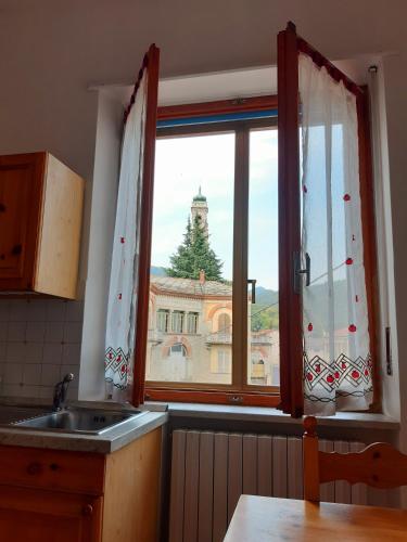 Grazioso bilocale Merlino, luminoso con vista Santuario