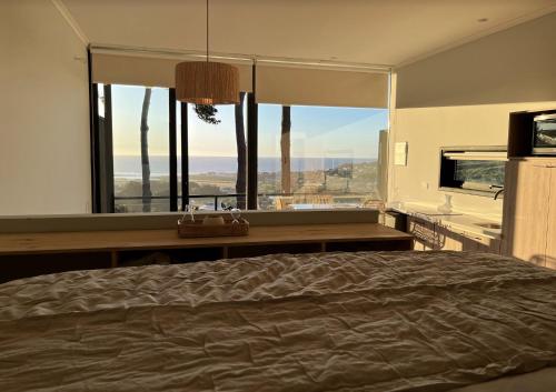 1 king bed, 1 sofa bed