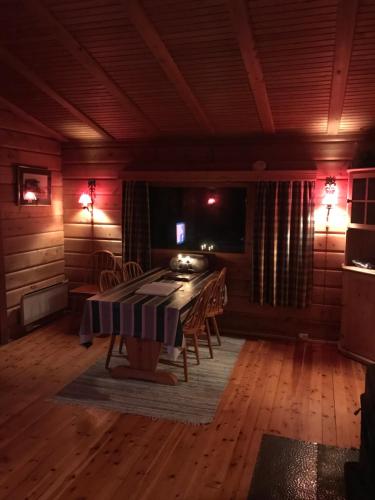 Macktunet - Retro log cabin from the 70s in Malangen in Meistervik
