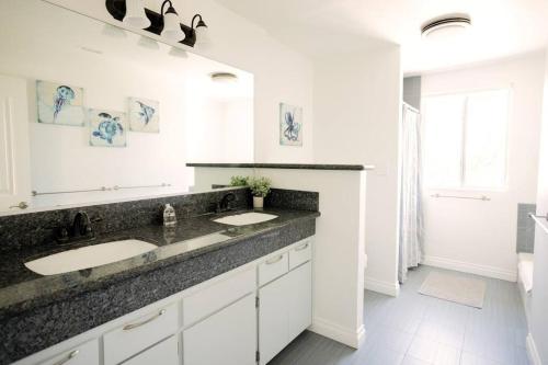 Mediterranean Villa for your San Diego Vacation w/ Hot Tub! in Bonita, USA