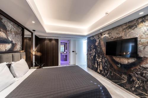 Deluxe King Suite image 10