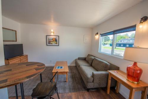 The Seaview Cottages - image 9