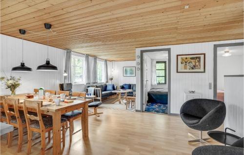  Cozy Home In Thyholm With Wifi in Thyholm