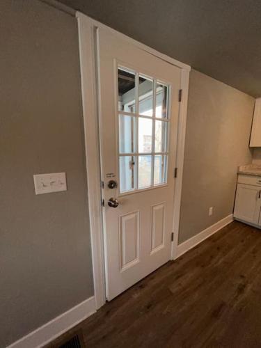 Roomy single bedroom with a huge back yard in Trung tâm thành phố Billings