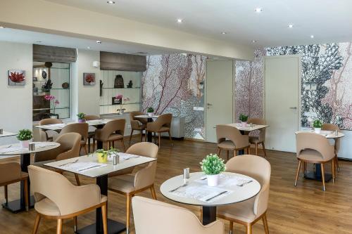 Almond Business Hotel - image 2