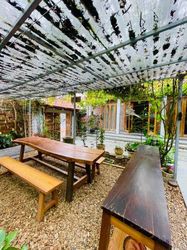 Garden, Đuong Lam homestay - House Number 9 near Duong Lam Village