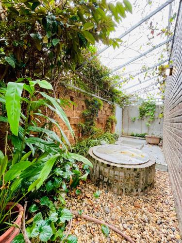 Garden, Đuong Lam homestay - House Number 9 near Duong Lam Village