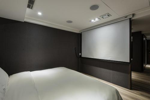 411912539 Autumn Willow Hotel