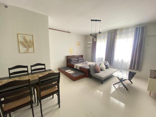 camella manors 1p ibiza bldg spacious condo unit for rent with WIFI in Bacolod (Negros Occidental)