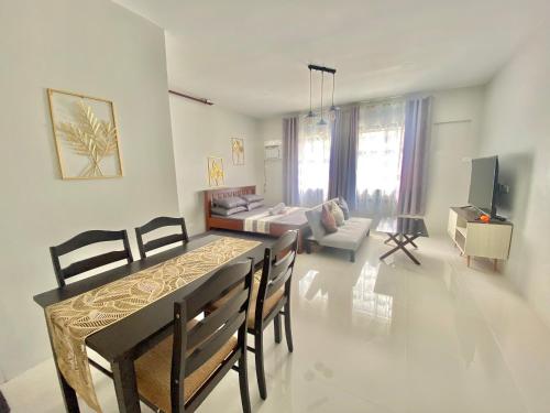 camella manors 1p ibiza bldg spacious condo unit for rent with WIFI in Bacolod (Negros Occidental)