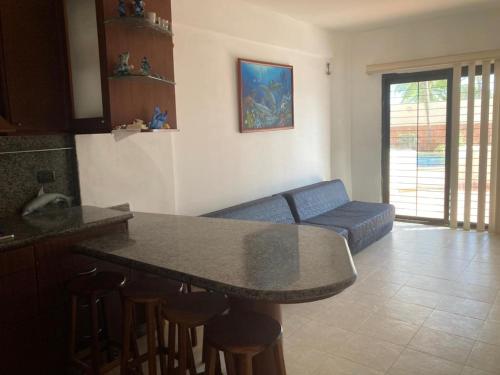 Apartamento vacacional frente al mar. in Chichiriviche