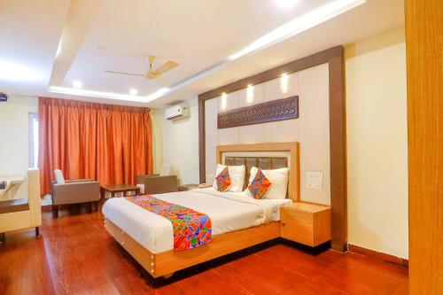 FabHotel Keerthi's Anupama Governor Peta