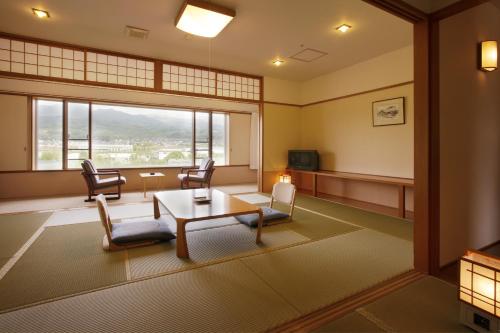 Japanese-Style Room (10 Tatami)