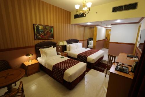 NEW CALIFORNIA HOTEL - image 5