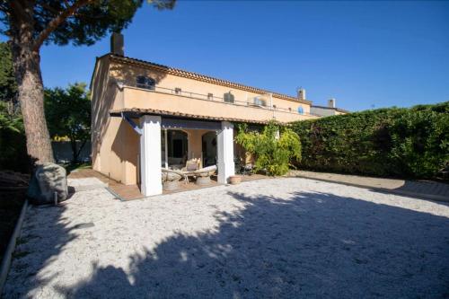 Quiet villa with garden and terrace in Frejus in Frejus