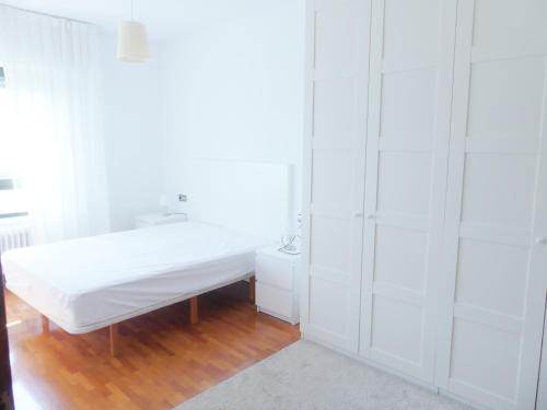 Apartamento luminoso, funcional y amplio en zona hospitalaria