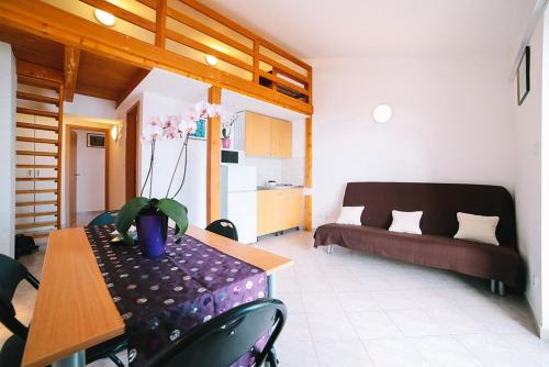 Iekārtas, Apartment in Duce with sea view, balcony, air conditioning, WiFi 4167-5 in Duce