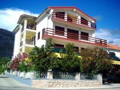 Apartment in Starigrad-Paklenica with balcony, air conditioning, WiFi 627-5 - Location saisonnière - Starigrad-Paklenica