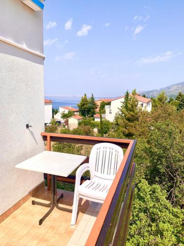 Rooms in Starigrad-Paklenica with terrace, air conditioning, WiFi 627-6 - Chambre d'hôtes - Starigrad-Paklenica