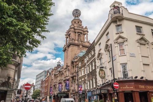 Central London (West End) two bedroom flat 1