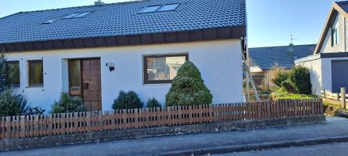 Ferienwohnung Ahorn - Apartment - Altdorf