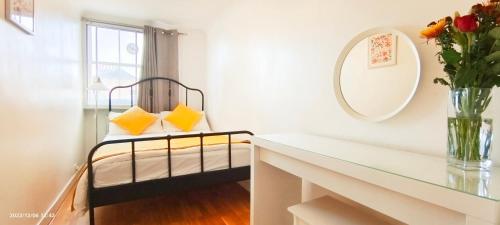 Bluebell 3 at baker street