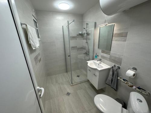 Апартамент Опера. Стил и комфорт. Идеален център. Апартамент Опера. Стил и комфорт. Идеален център.