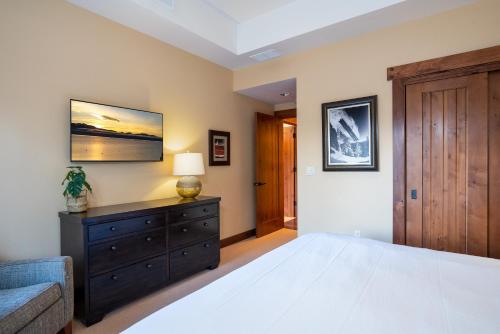 Luxury Village at Northstar Residence - Private Hot Tub! - Village Walk 7225 - image 11