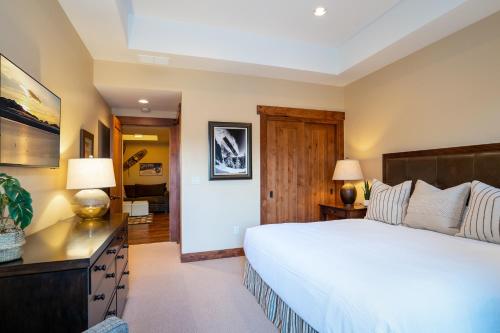 Luxury Village at Northstar Residence - Private Hot Tub! - Village Walk 7225 - image 6