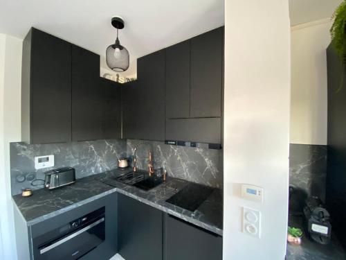 Kitchen, Au Studio Pissarro in Pontoise