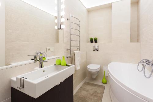 Studio Apartment image 2