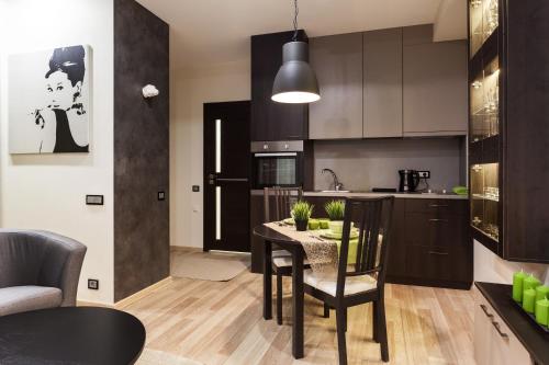 Studio Apartment image 5