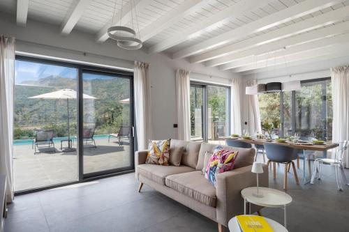 3 Bedroom Modern Villa, Pool, Savoca, East Sicily in Savoca