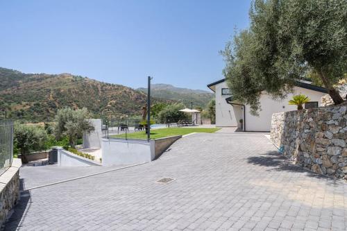 3 Bedroom Modern Villa, Pool, Savoca, East Sicily in Savoca