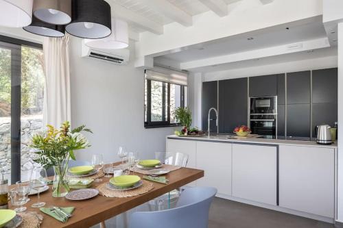 3 Bedroom Modern Villa, Pool, Savoca, East Sicily in Savoca