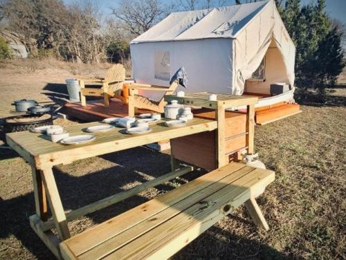 Tentrr Signature Site - Big Texas Sky Campsite - Hotel - Copperas Cove