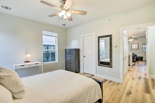 Fort Worth Retreat with Balcony Walk to TCU!