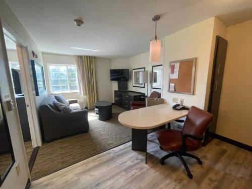 Candlewood Suites Secaucus, an IHG Hotel