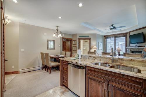 True Ski-in Ski-out Luxury Condo on Peak 7 condo thumb 3
