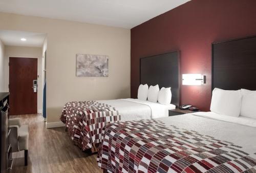 Deluxe Room with Two Queen Beds Disability Access Non-Smoking