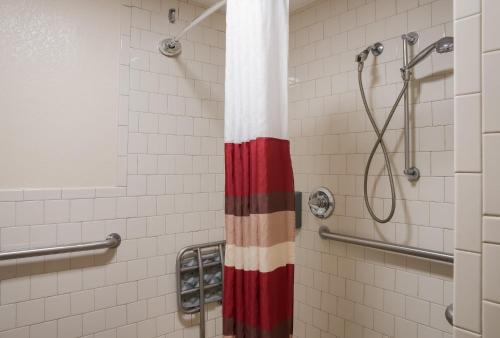 Red Roof Inn Tupelo - image 14